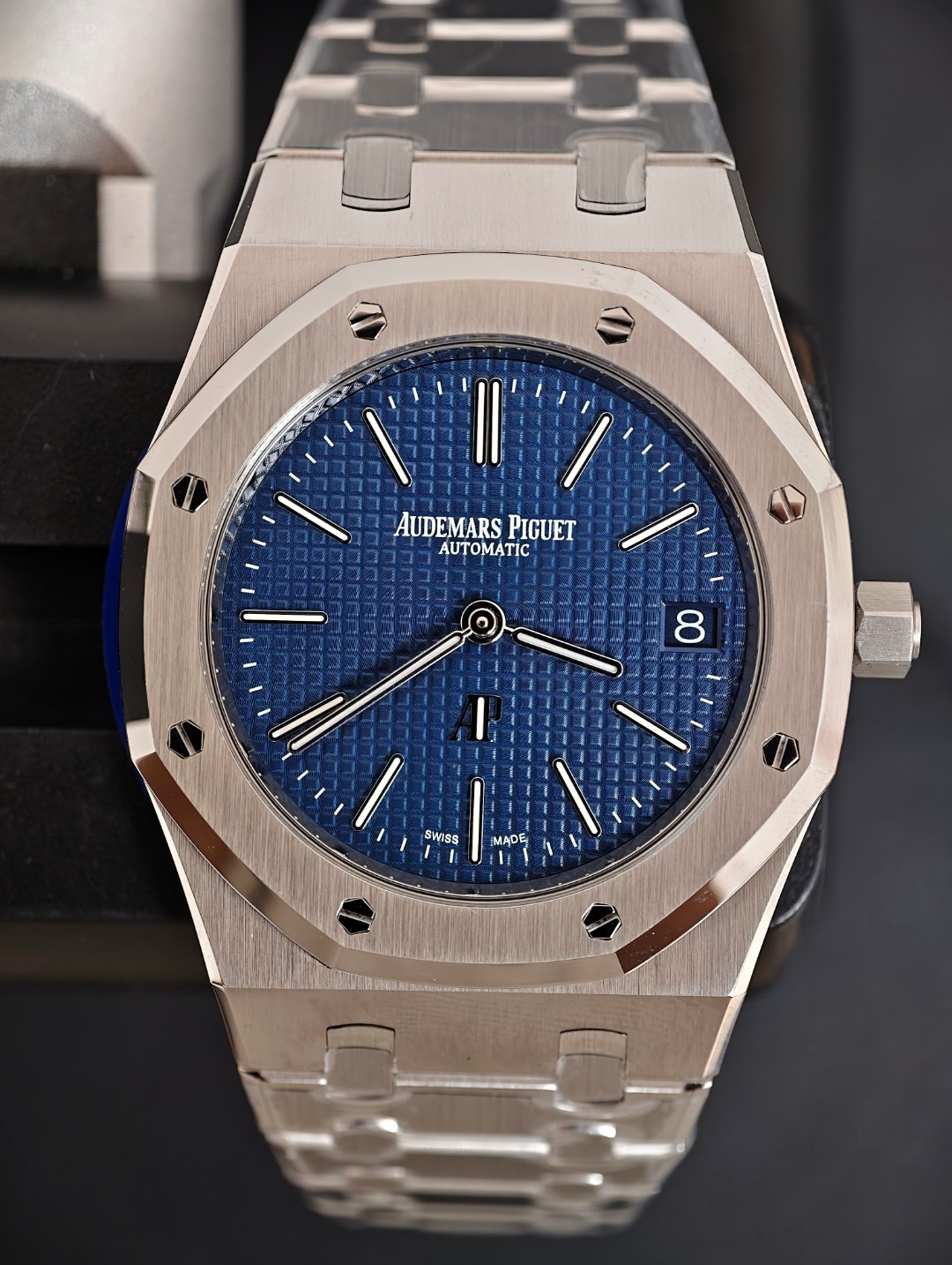 Audemars Piguet Royal Oak Ulytrathin 39mm, Blue dial