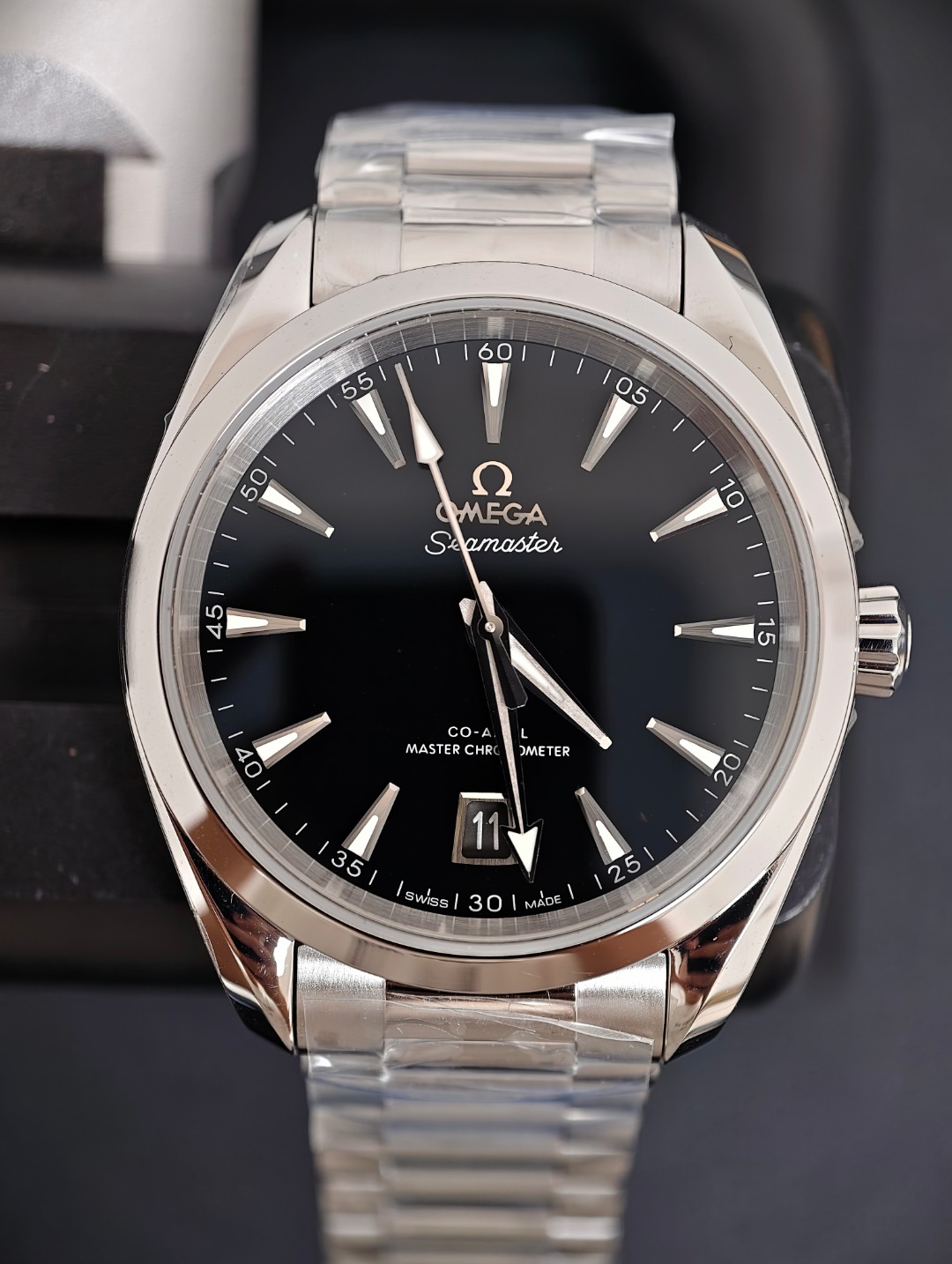 Omega Seamaster Black, Black dial