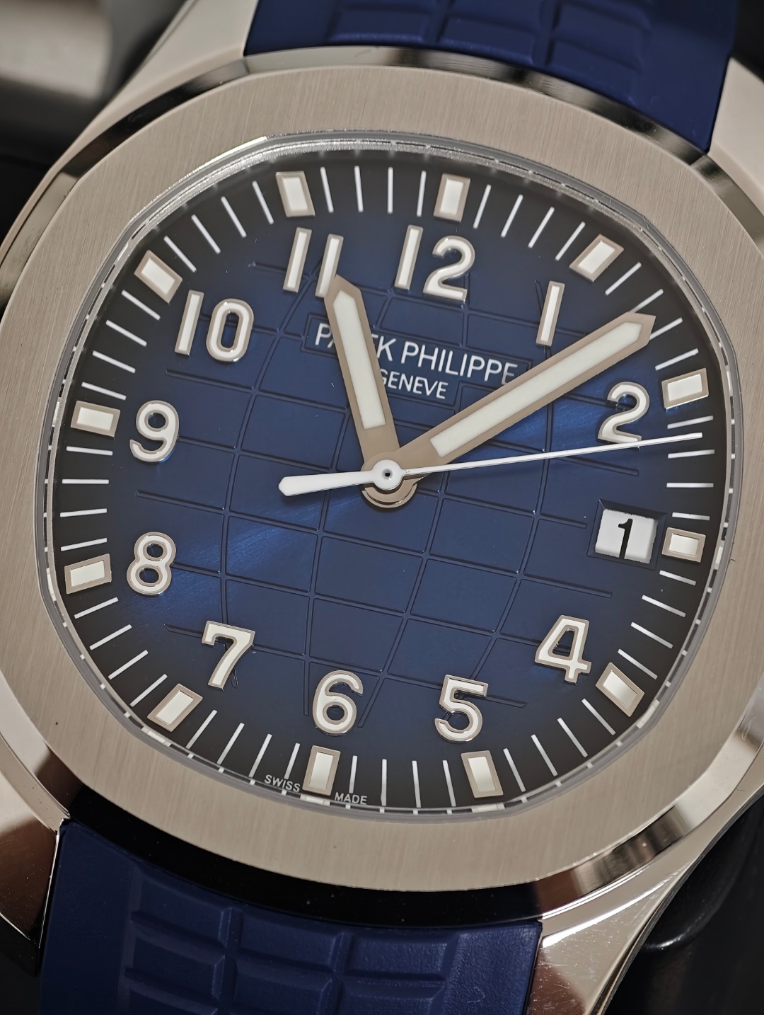 Patek Philippe Aquanaut Blue, Blue dial