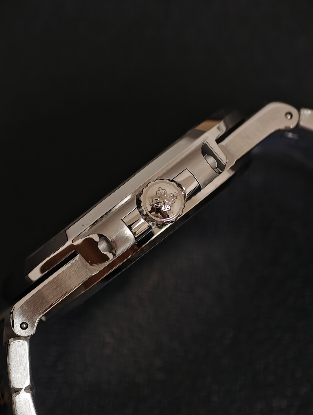 Patek Philippe Nautilus 5711, Blue dial