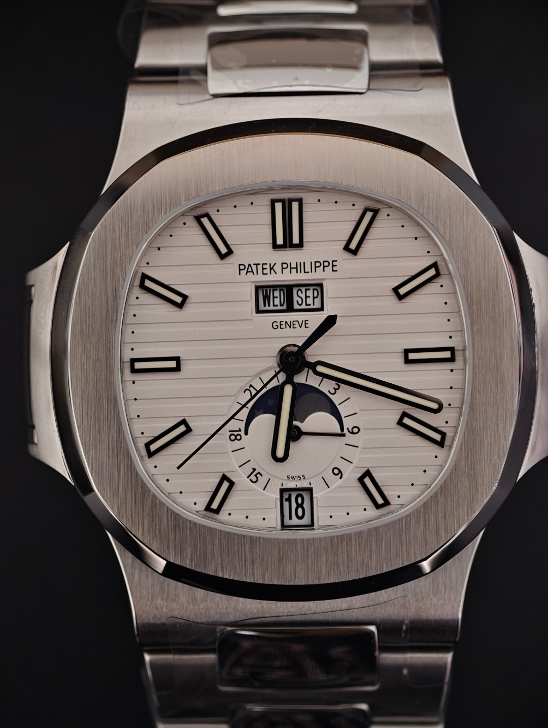 Patek Philippe Nautilus Moonphase, White dial