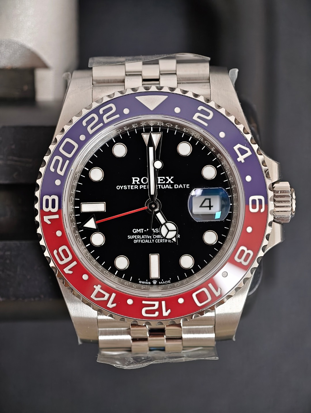 Rolex GMT Pepsi, Black dial