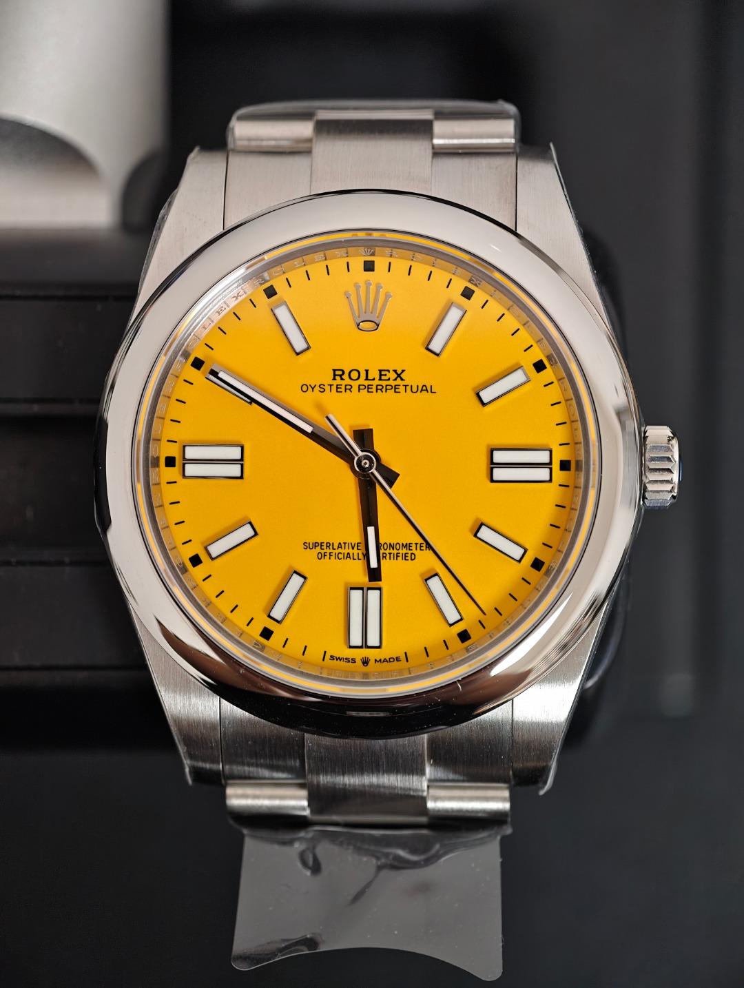 Rolex Oyster Yellow, Yellow dial